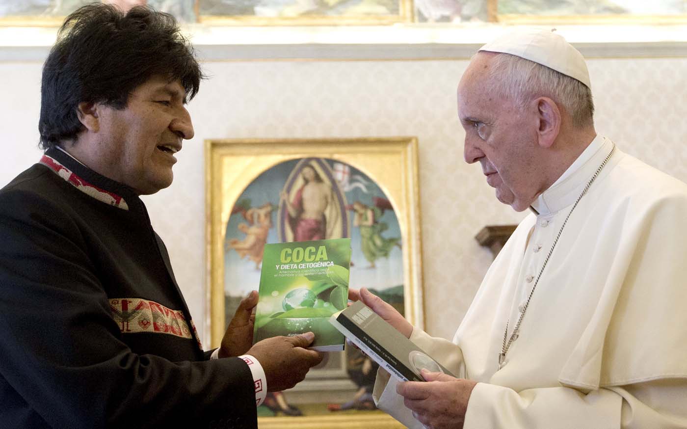 Evo Morales recomienda al papa Francisco que tome coca