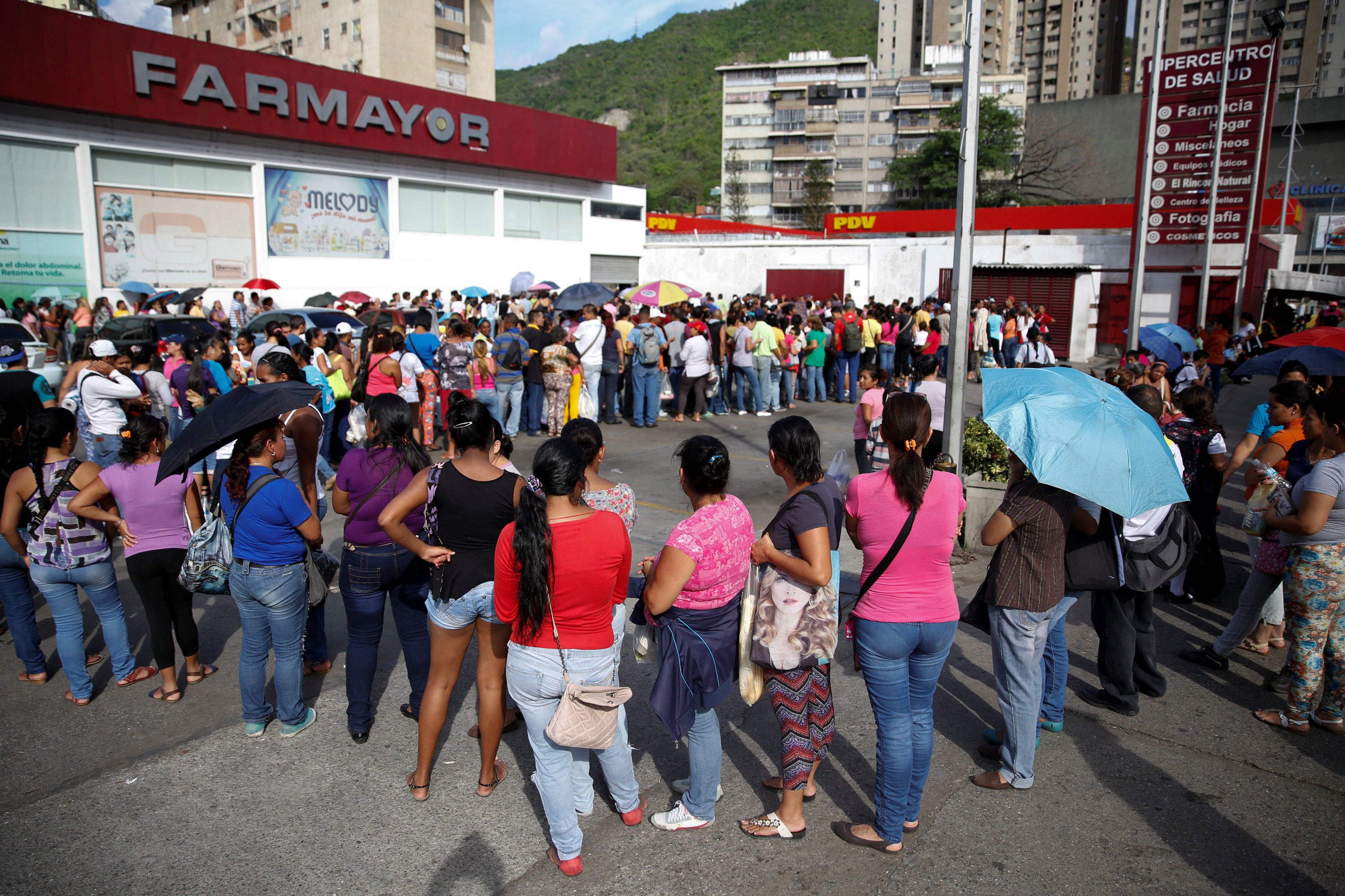 La vida se le va a muchos venezolanos buscando una medicina