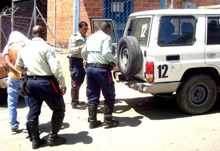 Polizamora abatió a cinco secuestradores