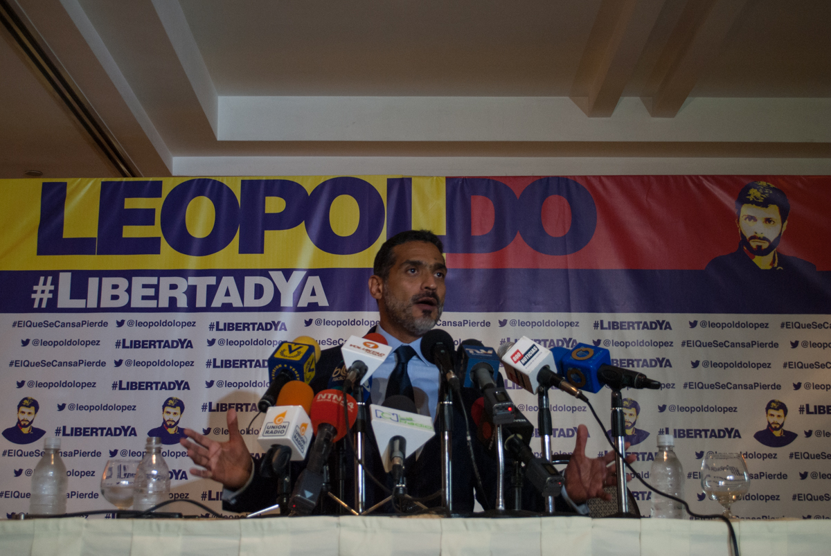 Régimen de Maduro retrasa emisión de visa para abogado internacional de Leopoldo López