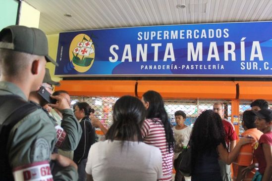 Violencia de la GNB empeora el descontento por la escasez en supermercado de Puerto Ordaz