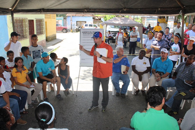 Gobierno de Miranda entregó obras comunitarias a familias de El Café