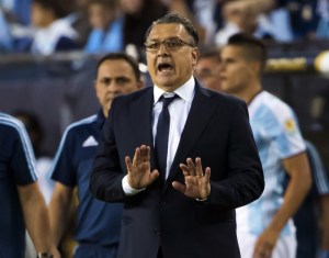 Prensa argentina asegura que Martino renunció como DT de la selección