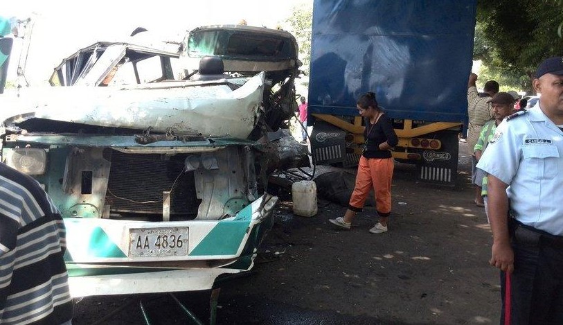 Choque entre bus y camión deja 18 niños y 15 maestros heridos en Maracaibo (FOTOS)