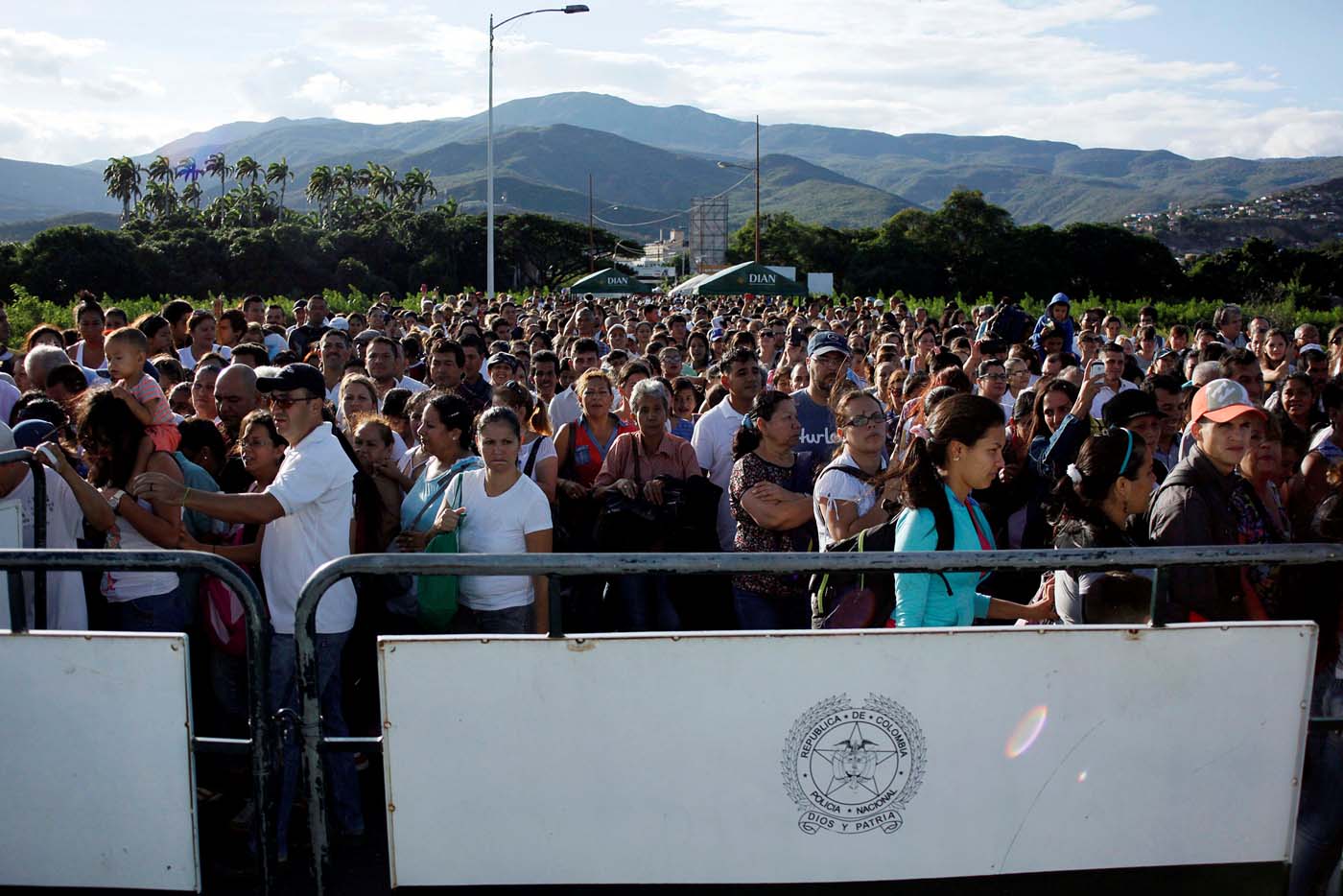 Maduro, sin argumentos para mantener el cierre fronterizo