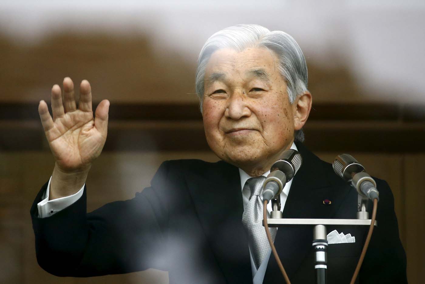 El emperador nipón Akihito tiene previsto abdicar