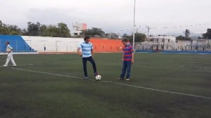 Santos, Carlos Vives y Pibe Valderrama participaron en “Partido de Fútbol por la Paz”