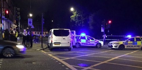Un muerto y al menos seis heridos tras ataque de un hombre con cuchillo en Londres