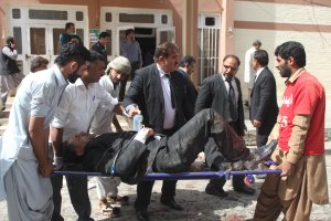 Al menos 70 muertos en atentado con bomba en hospital de Pakistán