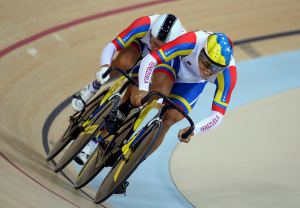 Equipo de velocidad masculino ganó diploma olímpico en ciclismo de pista