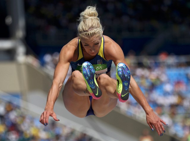 2016 Rio Olympics - Athletics - Women's Heptathlon Long Jump - Groups - Olympic Stadium - Rio de Janeiro, Brazil - 13/08/2016. Alina Fyodorova (UKR) of Ukraine competes. REUTERS/Phil Noble FOR EDITORIAL USE ONLY. NOT FOR SALE FOR MARKETING OR ADVERTISING CAMPAIGNS.