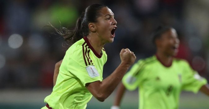 Quién es Deyna Castellanos, la “Messi venezolana” que deslumbra al fútbol femenino