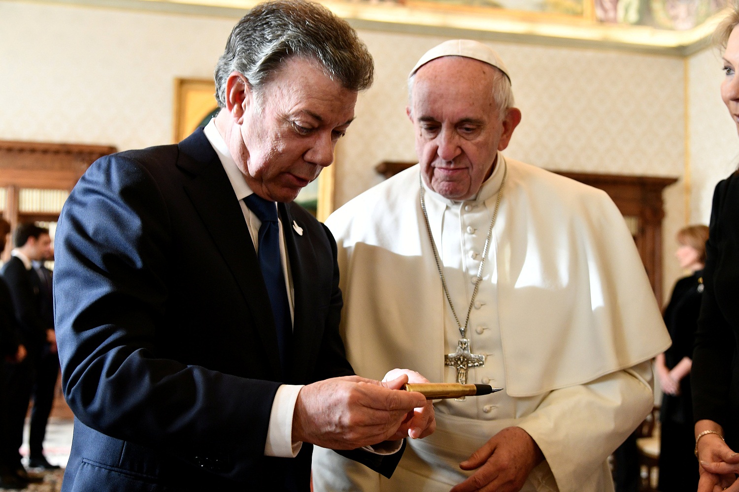 Santos agradece al papa su bendición para la paz de Colombia