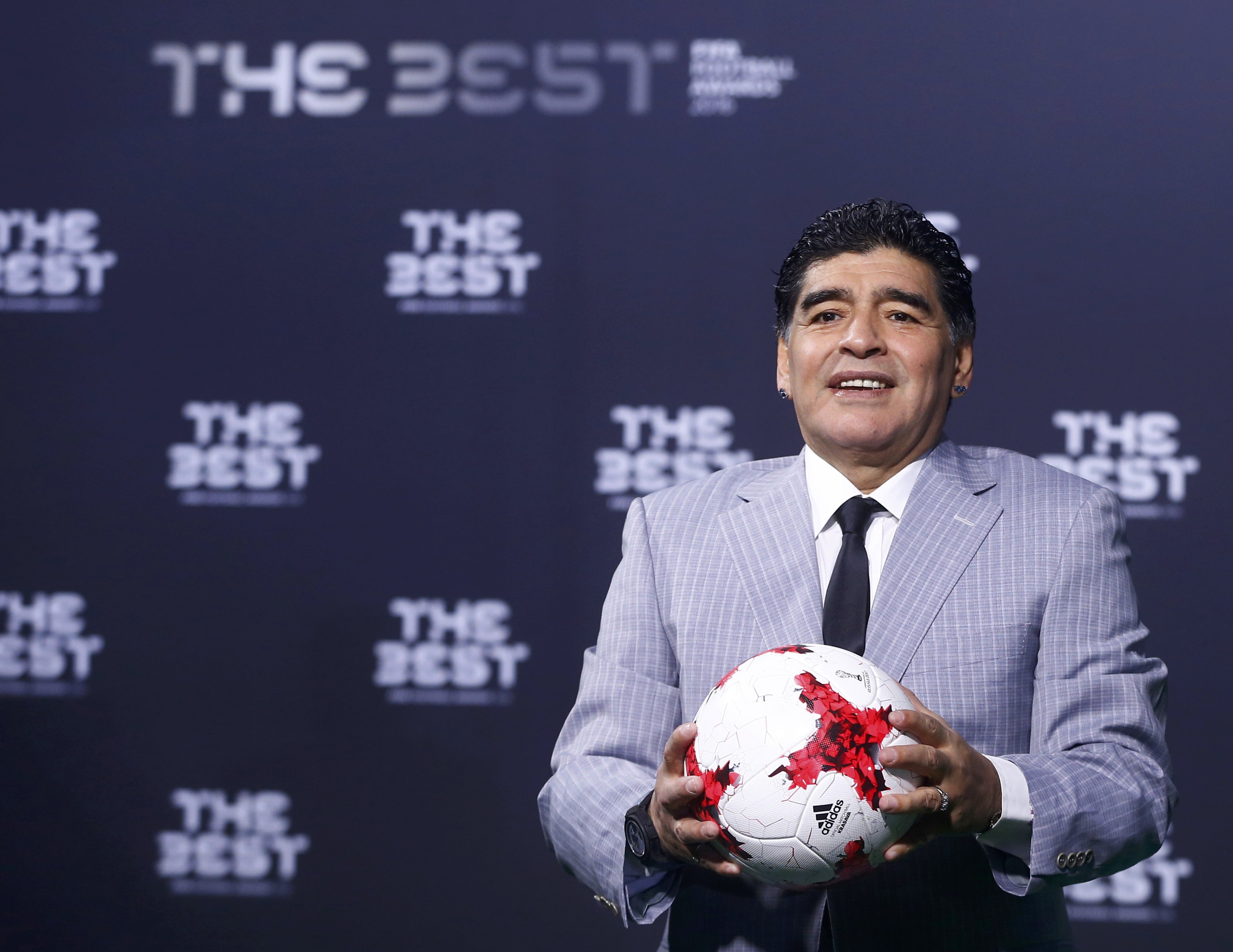 Maradona respalda uso de video para que no haya otra “Mano de Dios”