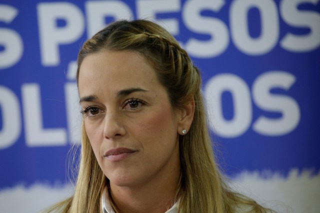 Lilian Tintori, wife of jailed Venezuelan opposition leader Leopoldo Lopez, attends a news conference in Caracas, Venezuela January 12, 2017. REUTERS/Marco Bello