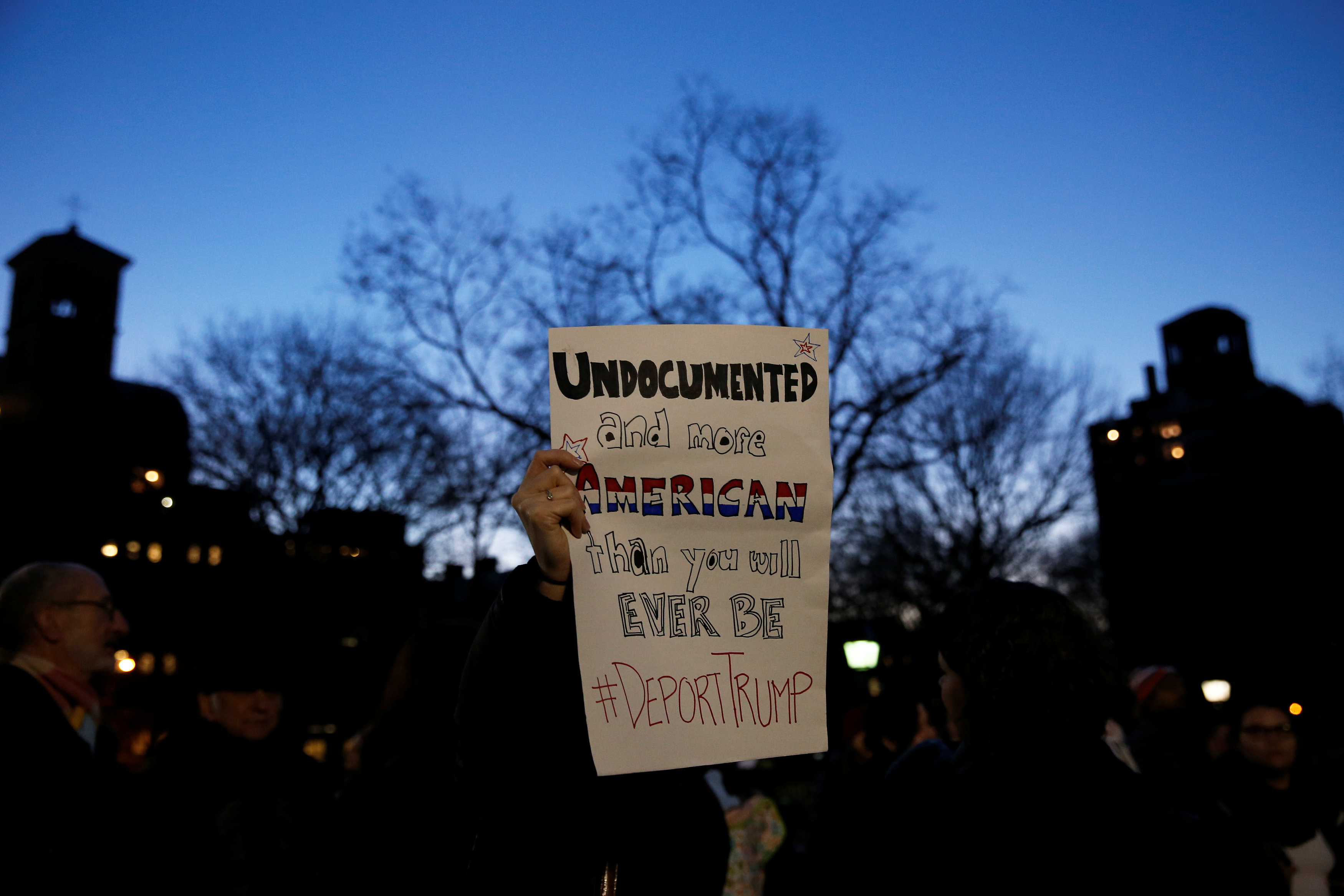 Protestan en Nueva York para denunciar las medidas antiinmigración de Trump