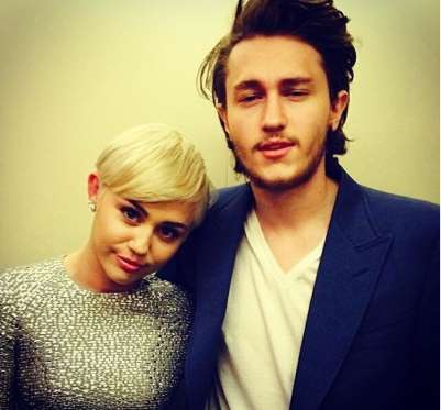 Le dirás cuñada a Miley Cyrus cuando conozcas a su sexy hermano menor (Fotos)