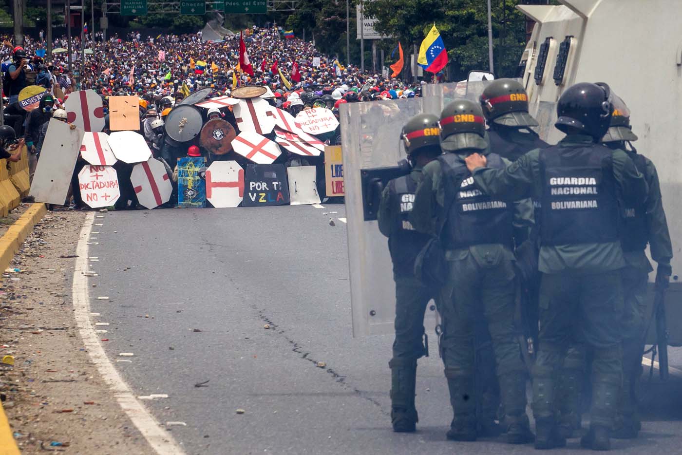 El País: La oposición del futuro en Venezuela está en la calle