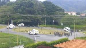 GN lanza lacrimógenas contra residencias en Campo Claro, estado Mérida: Dos heridos y un detenido