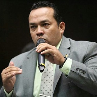 Diputado Duarte: Ministro Reverol debe explicar a quiénes aplica restricción de porte de armas
