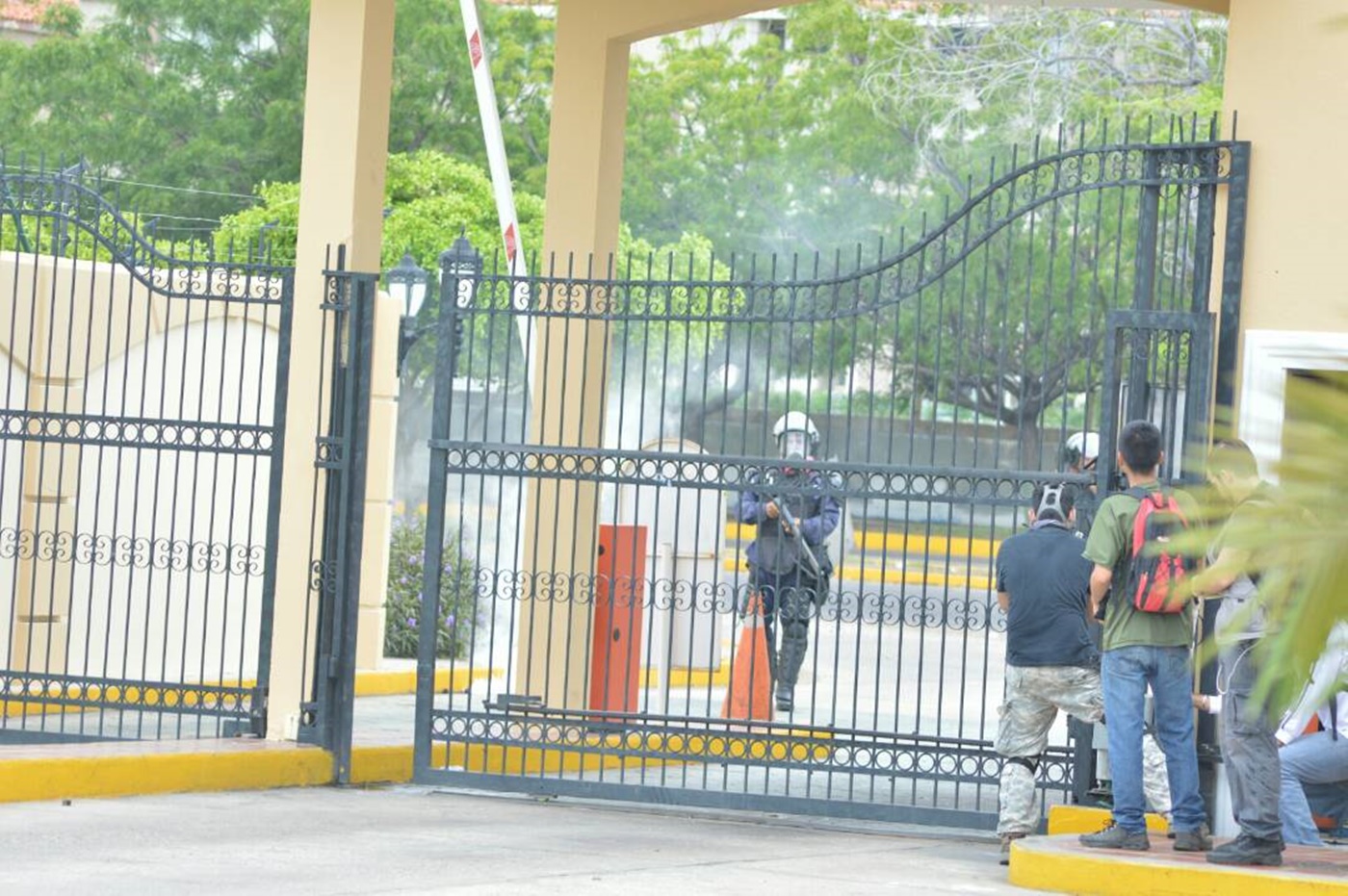 Piquete de la GNB disuelve movilización en el Zulia con gases lacrimógenos