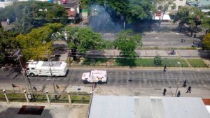 PoliAragua y GNB reprimieron manifestación en Maracay #24Jun