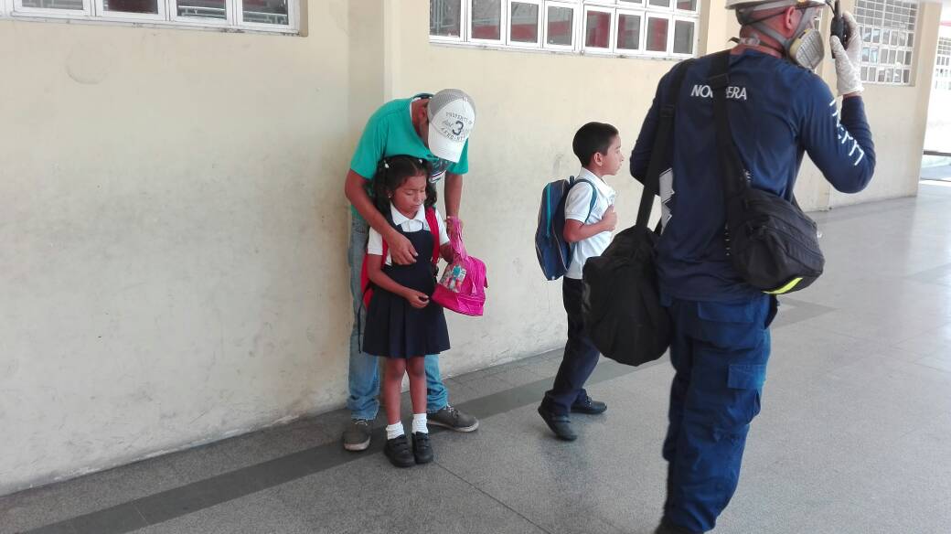 Lo vuelven a hacer: Lanzan lacrimógenas cerca de colegios en Maracaibo