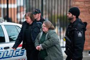 Una enfermera canadiense se declara culpable de asesinar a varios ancianos