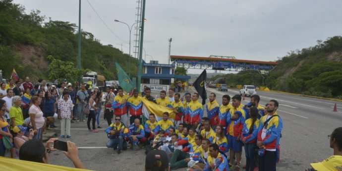 Estudiantes avanzan para Tejerías en su camino hasta Caracas