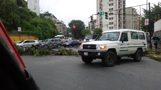 Foto: Empieza a restablecerse tránsito en algunas zonas de Caracas tras Paro Nacional / Cortesía 