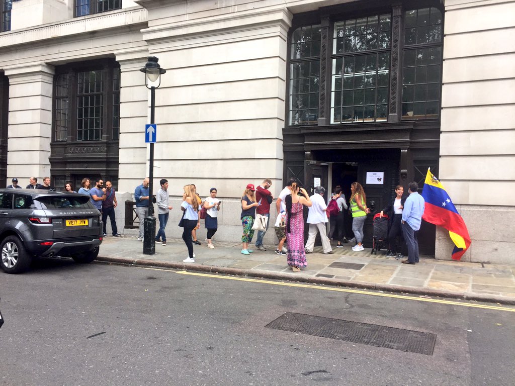 En Londres venezolanos participan en la consulta Popular #16Jul (Fotos)