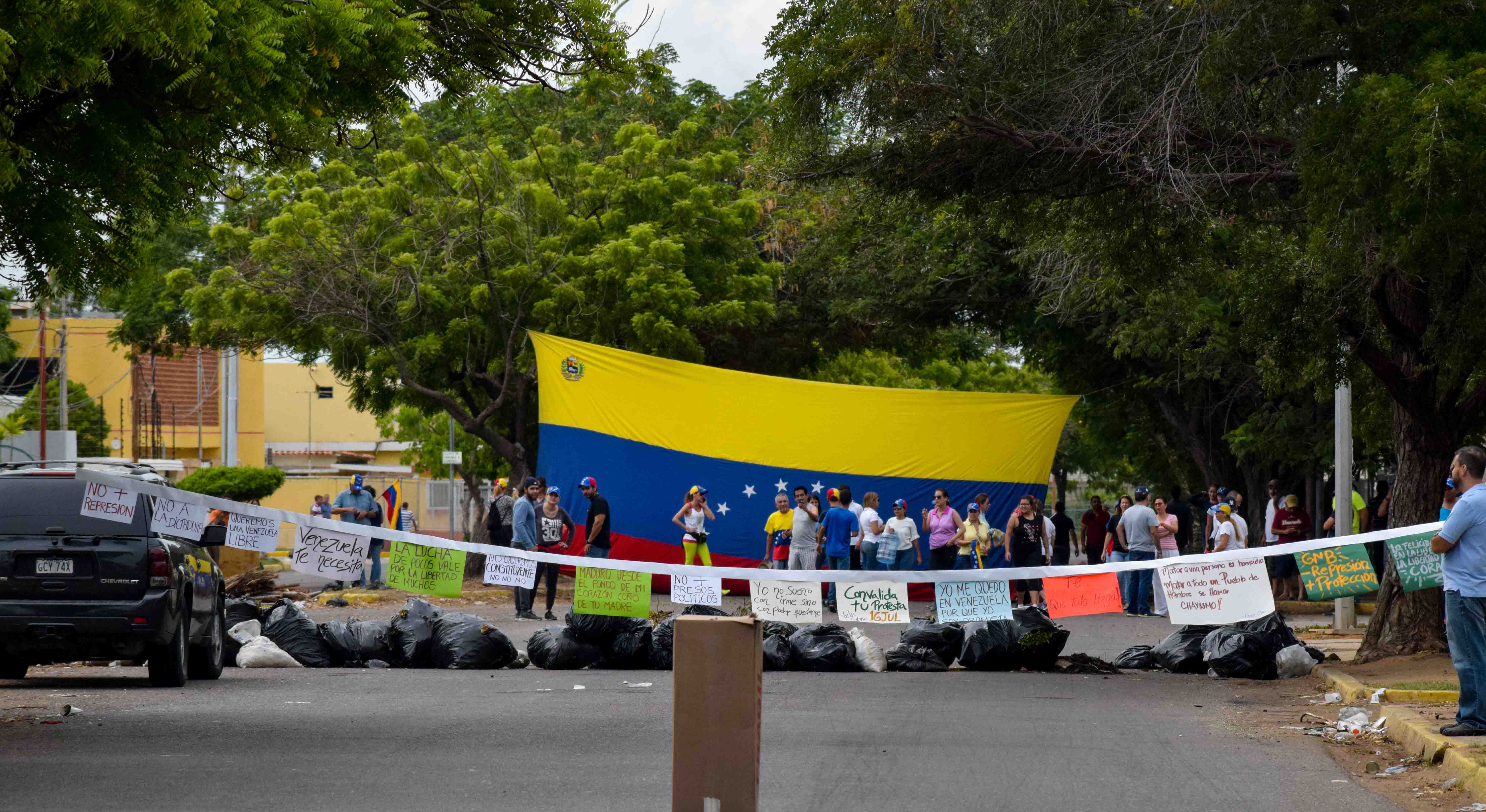 Venezolanos mantienen #TrancazoPorLaLibertad en todo el país