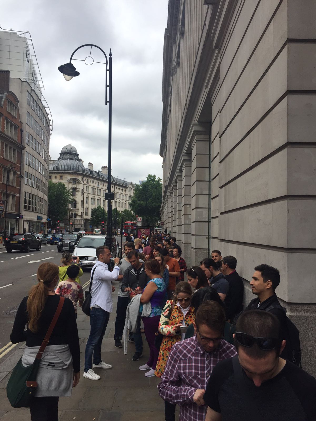 Venezolanos en  Londres abarrotan las calles para expresarse en la consulta popular #16Jul