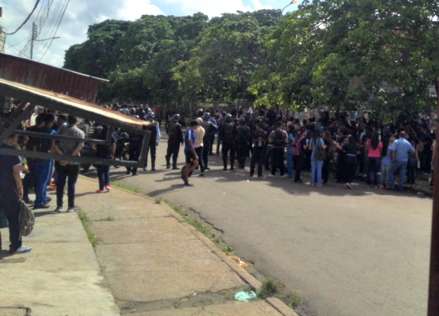 Atacan a estudiantes de la Unerg que protestaban en rechazo a la Constituyente #3Jul