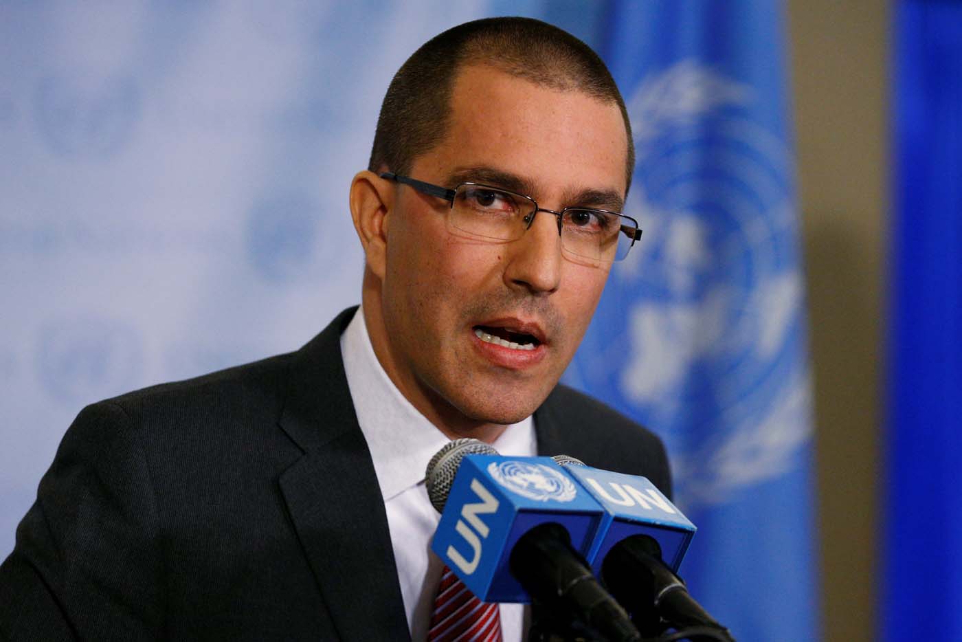 Arreaza sigue quejándose por sanciones y dice que “Venezuela tiene más de tres mil millones de dólares bloqueados”