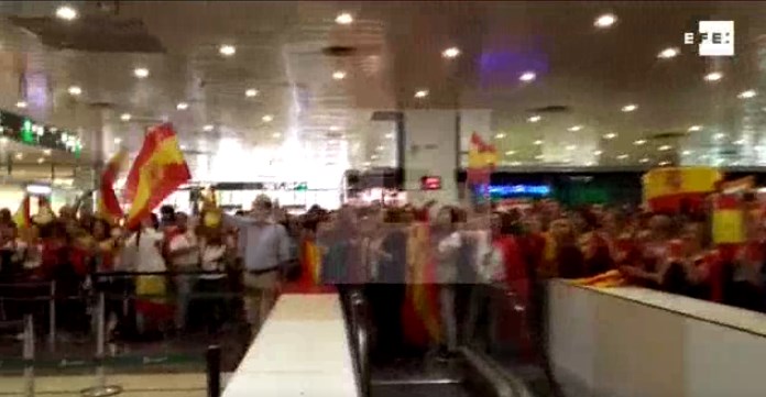 Siguen apareciendo videos de la pita a Pablo Iglesias en Barcelona