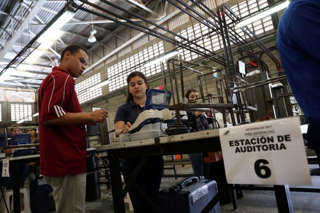 La auditoría a las máquinas fue realizada antes de ser enviadas a los centros de votación (Foto AVN)