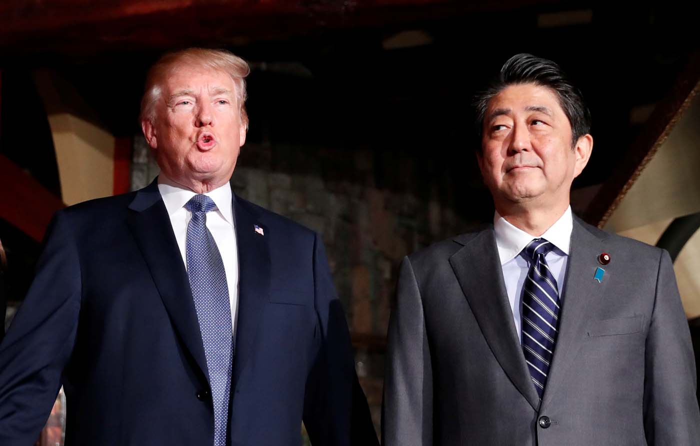 A su llegada a Japón, Trump lanza una advertencia a Corea del Norte