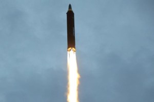 EEUU y Corea del Sur inician grandes maniobras aéreas tras misil norcoreano