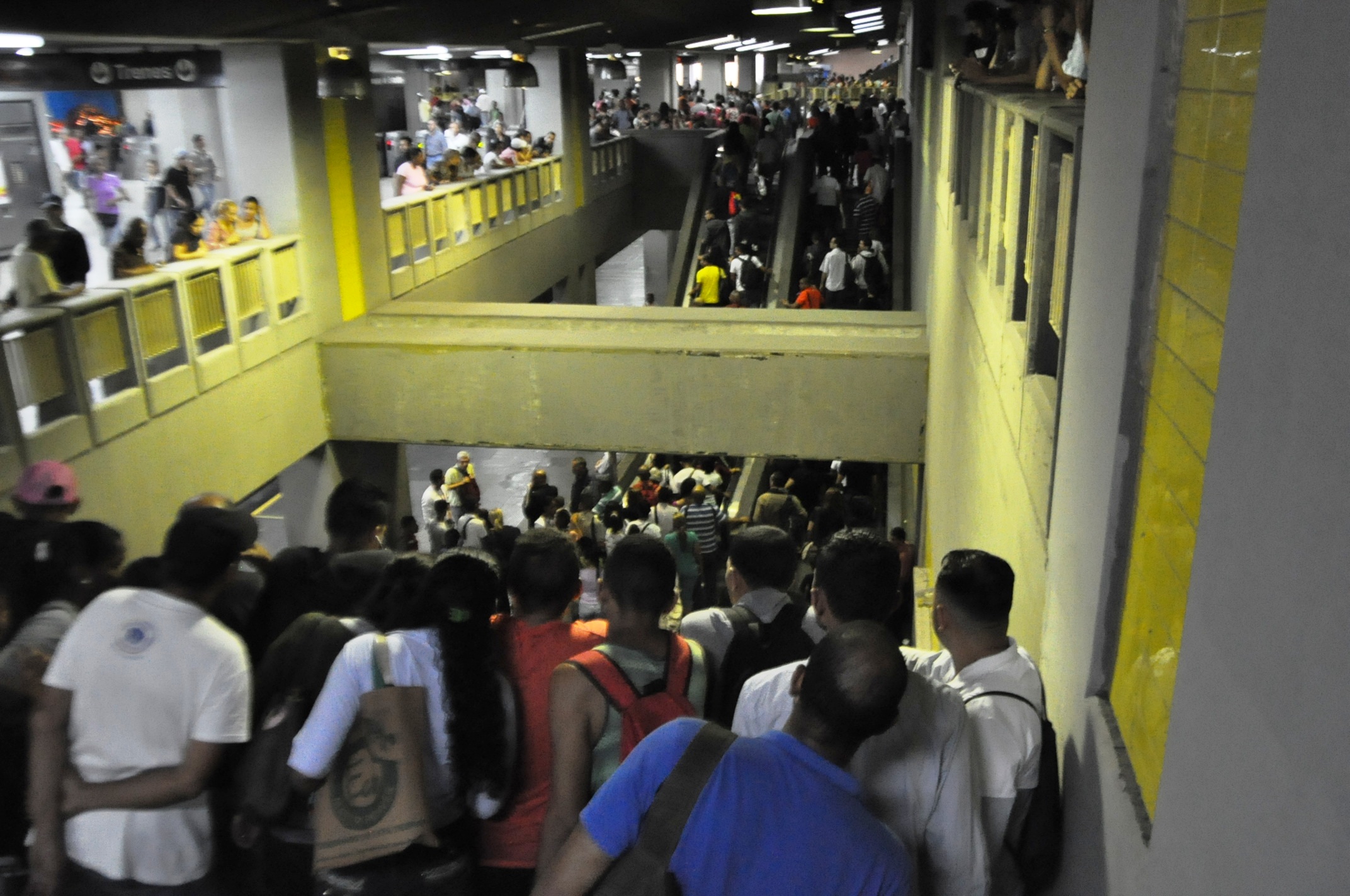 Fuerte retraso en el Metro de Caracas #7Feb