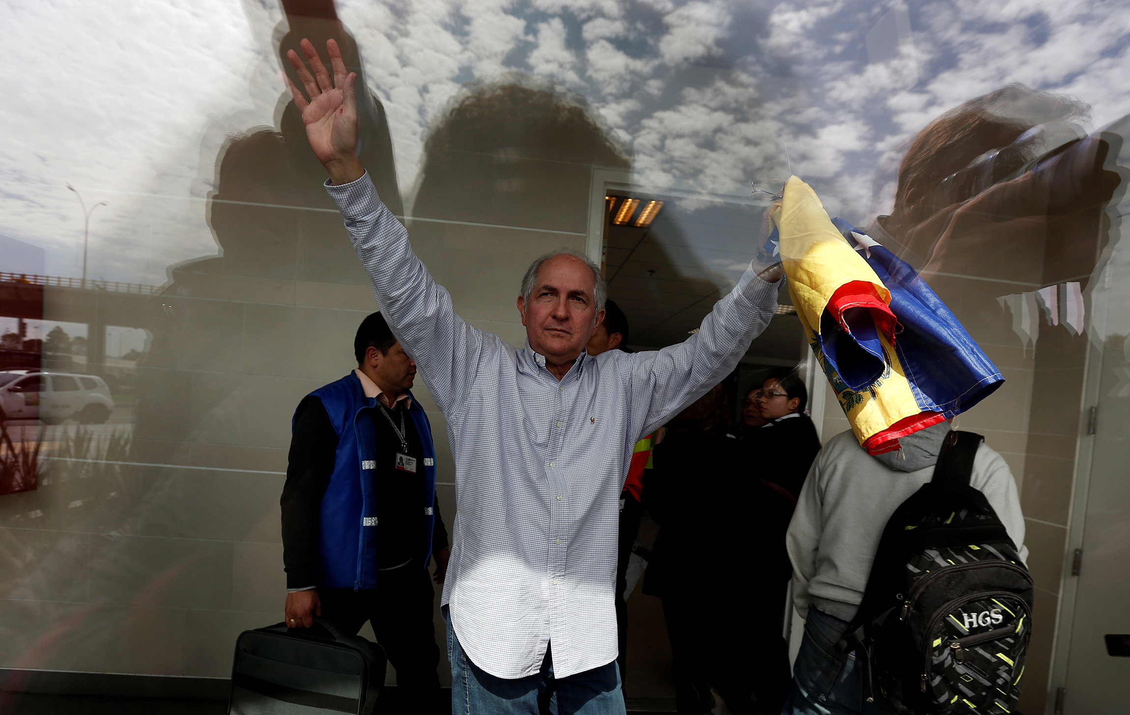Ledezma antes de partir a Madrid: Soy más útil luchando por la democracia de Venezuela en el extranjero