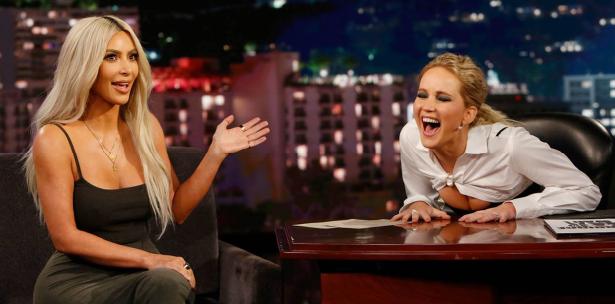 Jennifer Lawrence recuerda su desnudo en la mansión Kardashian (Video)