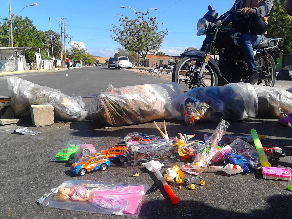 Protestaron en Cumaná exigiendo al Gobierno Clap y juguetes de calidad (fotos)