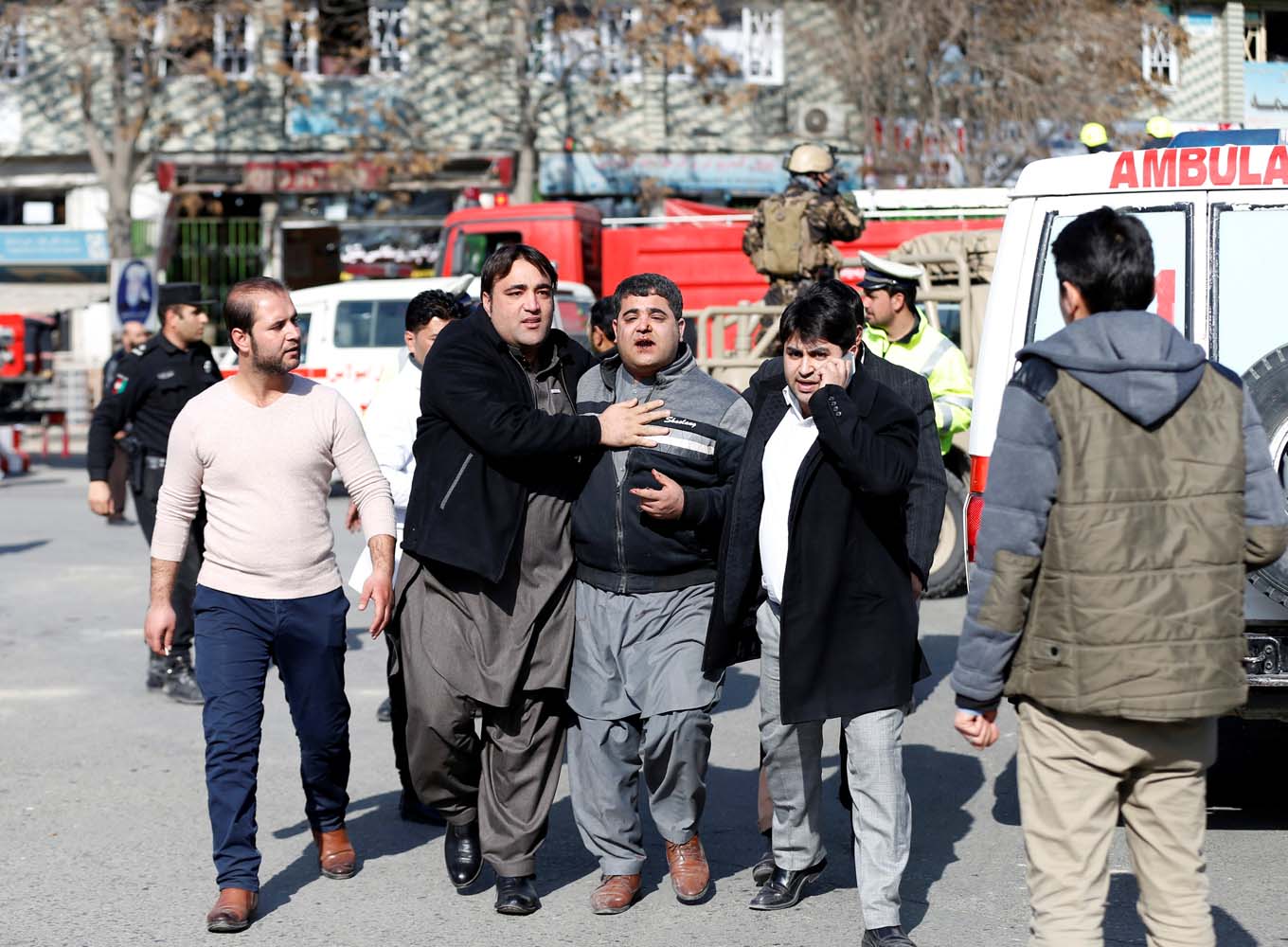 Masacre en Kabul: Casi 100 muertos en atentado con ambulancia bomba (fotos)