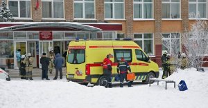 Un menor ataca con un hacha a varios niños y una profesora en un colegio ruso
