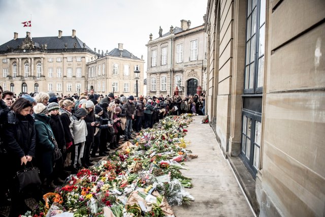 Flowers are seen in front of Amalienborg Palace in Copenhagen, Denmark, February 15, 2018. Ritzau Scanpix Denmark/Mads Claus Rasmussen via REUTERS ATTENTION EDITORS - THIS IMAGE WAS PROVIDED BY A THIRD PARTY. DENMARK OUT. NO COMMERCIAL OR EDITORIAL SALES IN DENMARK.