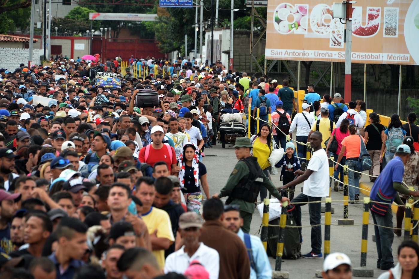 Autoridades de Venezuela y Colombia coordinan acciones para frenar anarquía en pasos fronterizos