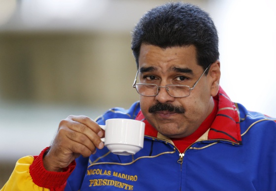 Maduro dice estar dispuesto a continuar con el diálogo si la oposición firma su acuerdo