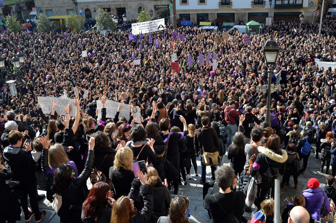 España se moviliza por las mujeres con una inédita huelga (fotos)