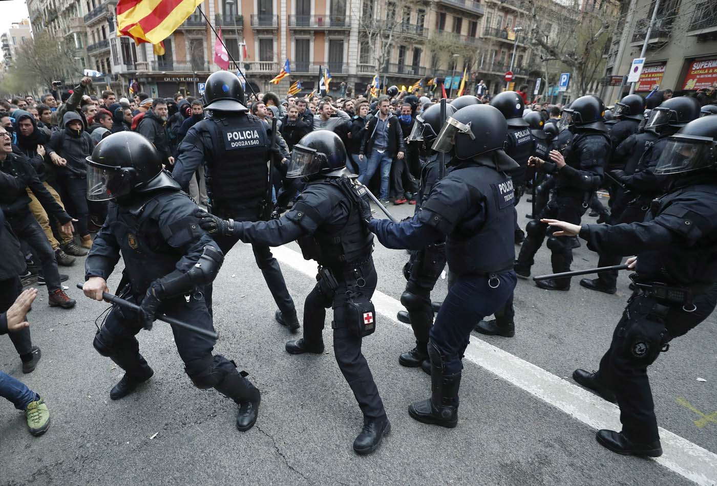 La policía catalana absuelta de colaborar con el independentismo